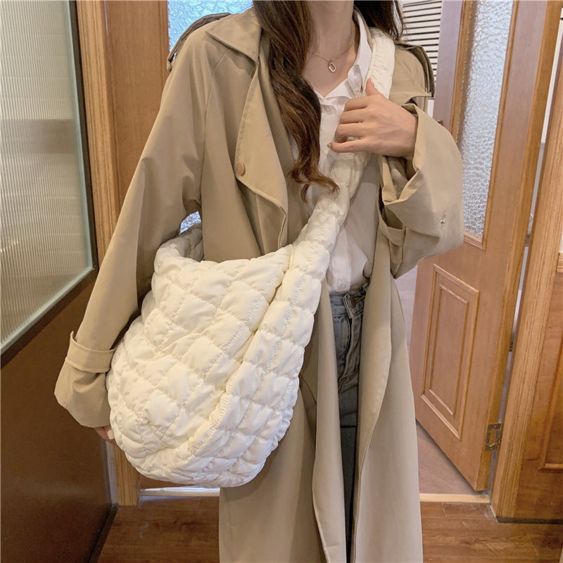 GOOSUDU Bag Autumn and Winter New Cloud Pleated Big Bag Female Casual Cool Lightweight and Large Capacity Dumpling Bag Messenger Bag Commuter