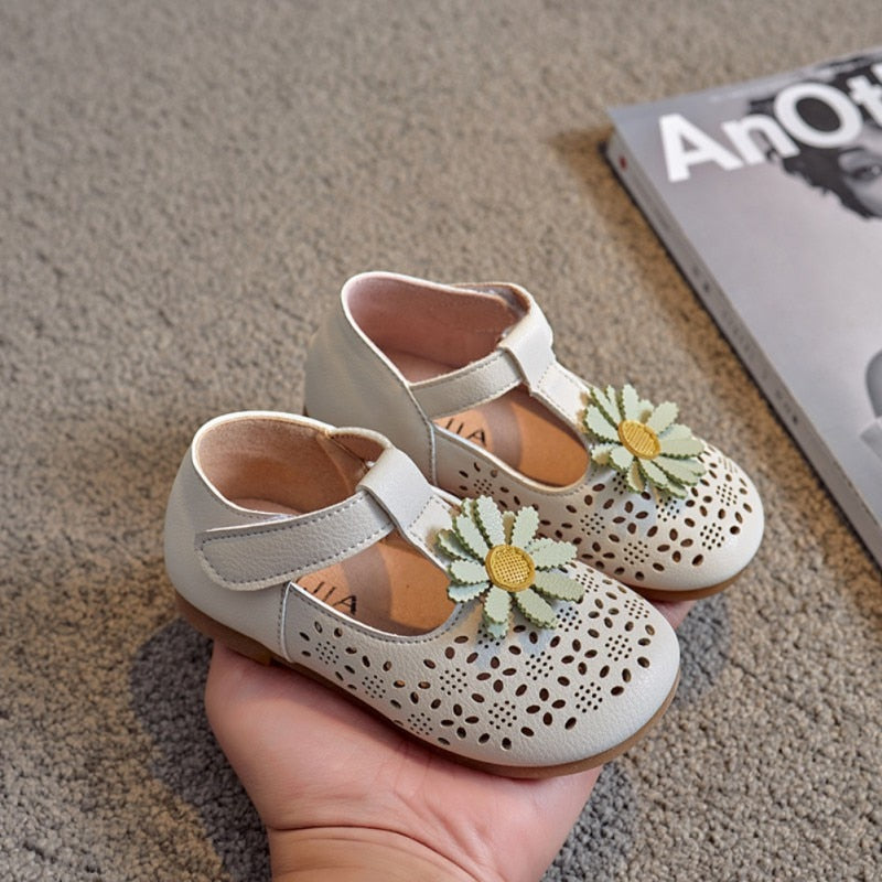 woloong Baby Girls Hollow Floral Shoes PU Leather Newborn First Walkers Princess Bowknot Kids Non-slip Soft Bottom Casual Shoes