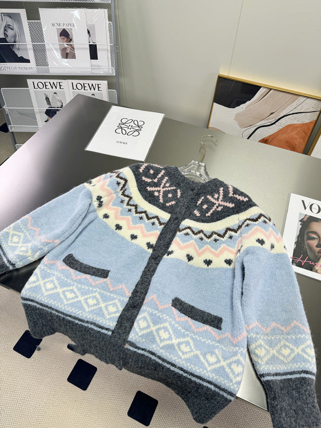 2025 Zhang Ruonan has the same style, retro loose knitted sweater jacket, lazy and thickened in autumn and winter, new cardigan in winter.