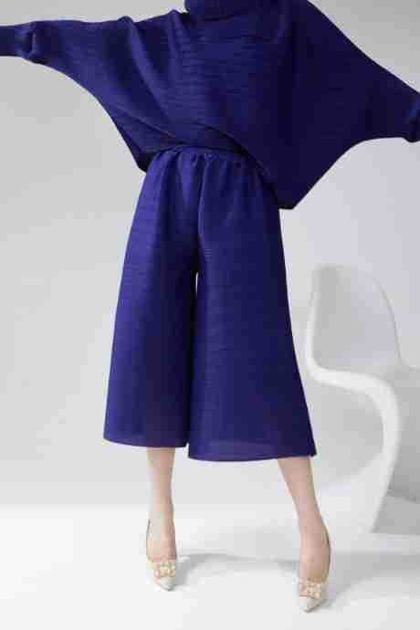 2025 large-size pants women's wide-leg pants drape high-end pleated summer thin loose seven-point casual pants women's