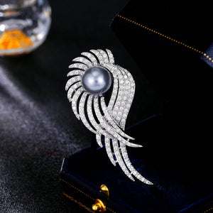 2025 Light luxury high-end coat coat accessories corsage fixed clothes pin design high-end angel wing brooch
