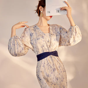 Early autumn retro V-neck design sense of temperament, advanced sense of improved Hanfu waist slim silk dress women M8016