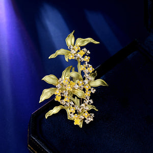 2025 Autumn and winter new niche light luxury design temperament plant flower corsage enamel coat accessories osmanthus brooch
