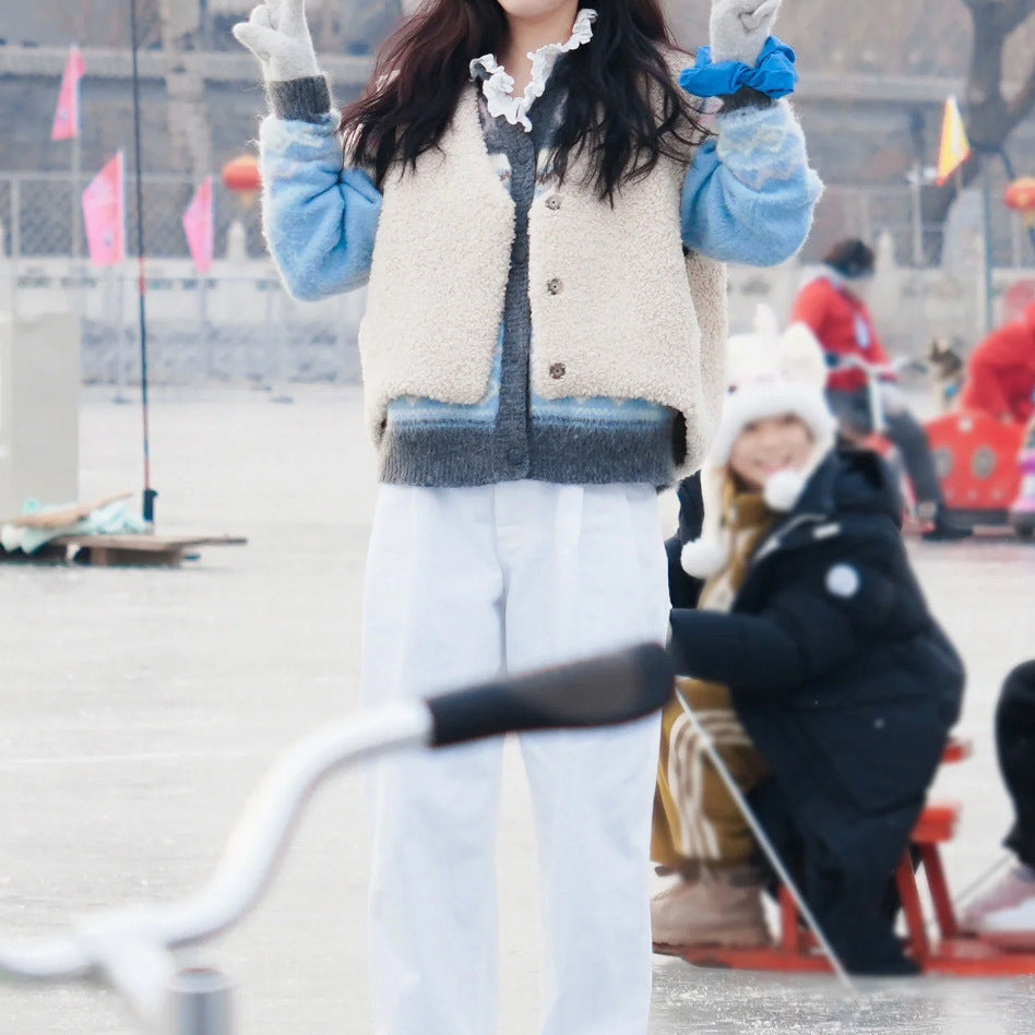 2025 Zhang Ruonan has the same style, retro loose knitted sweater jacket, lazy and thickened in autumn and winter, new cardigan in winter.