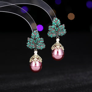 2025 Retro court style high-end earrings banquet dress with high-end zircon water drop-shaped pearl maple leaf earrings
