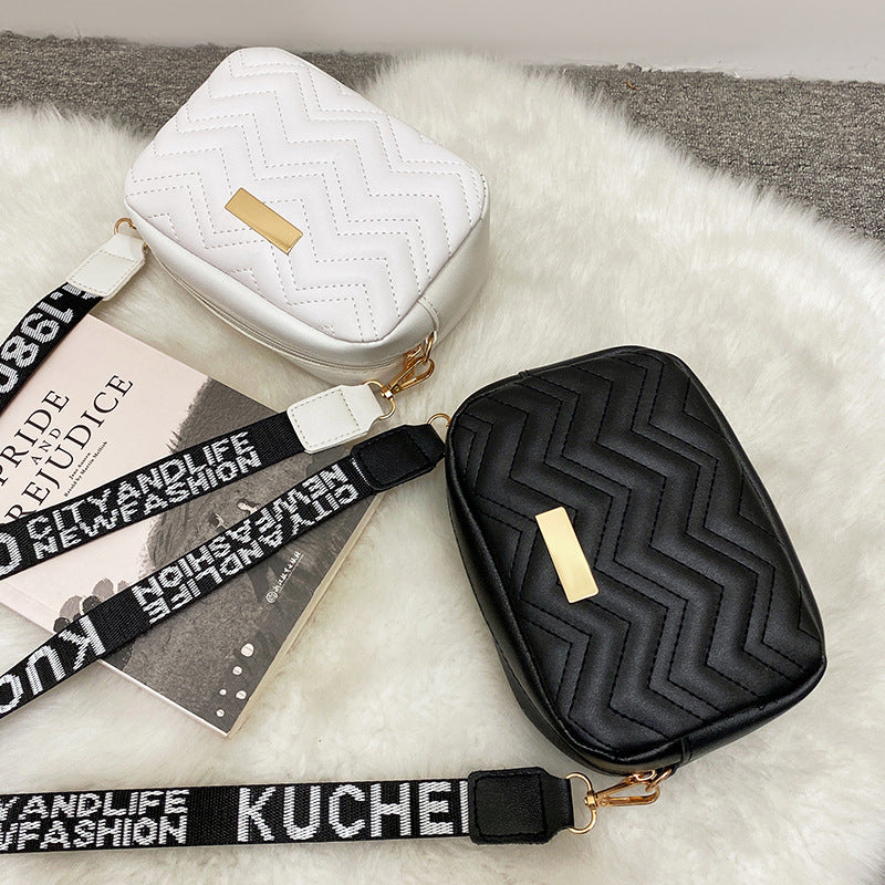 Factory Supply Women's Printing Shoulder Girdle Crossbody Small Square Bag 202 Foreign Trade Bag Women's Korean-Style Wave Pattern Embroidered Bag