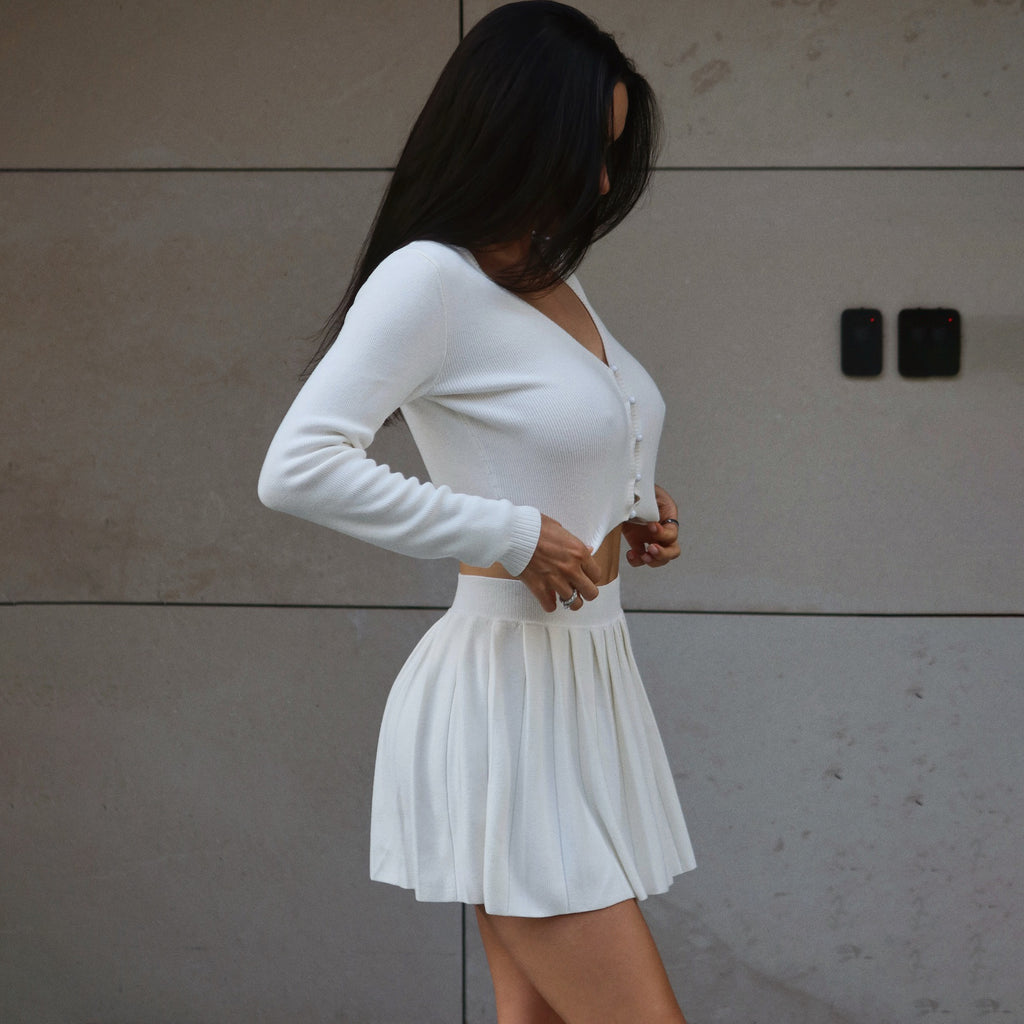 streets  spring day  Spice Girls fashion ins style women's short knitted tops, suits and skirts