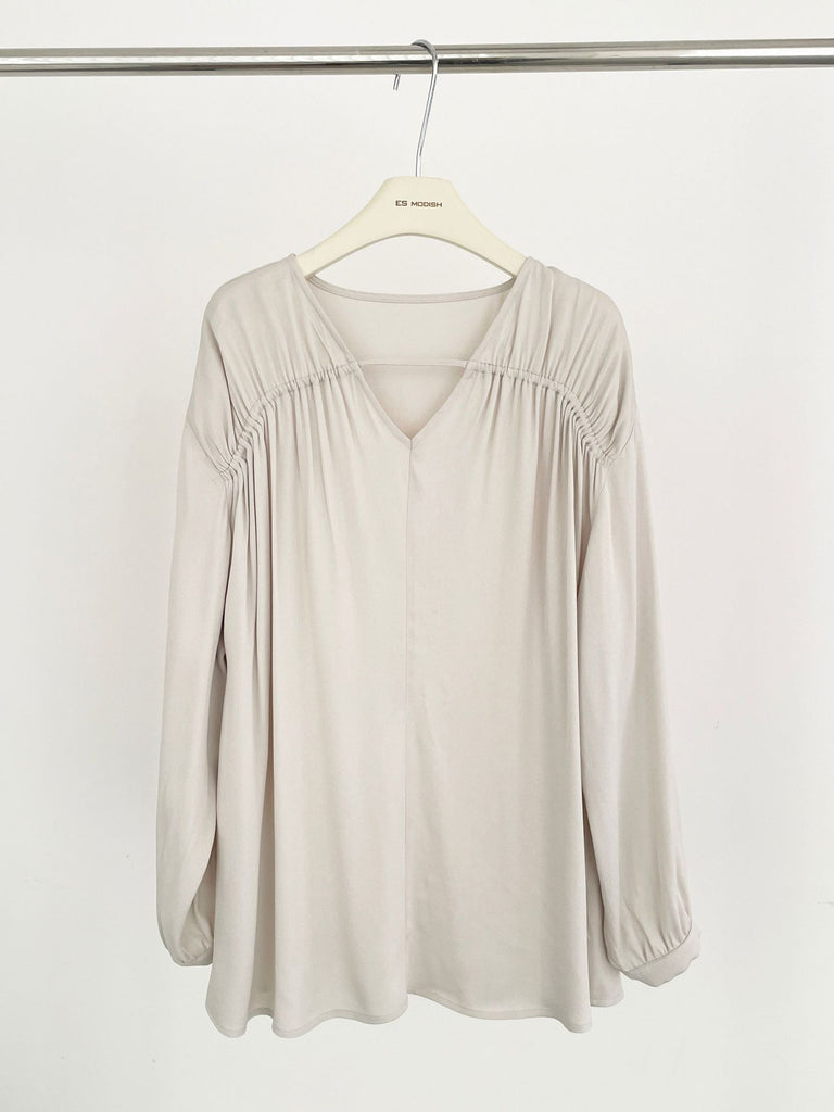 2025 ES MODISH spring new product high-end temperament lazy style V-neck shirt  loose and thin top women