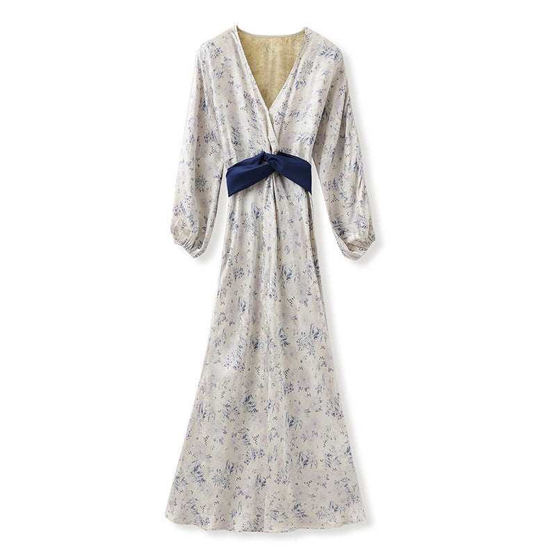 Early autumn retro V-neck design sense of temperament, advanced sense of improved Hanfu waist slim silk dress women M8016