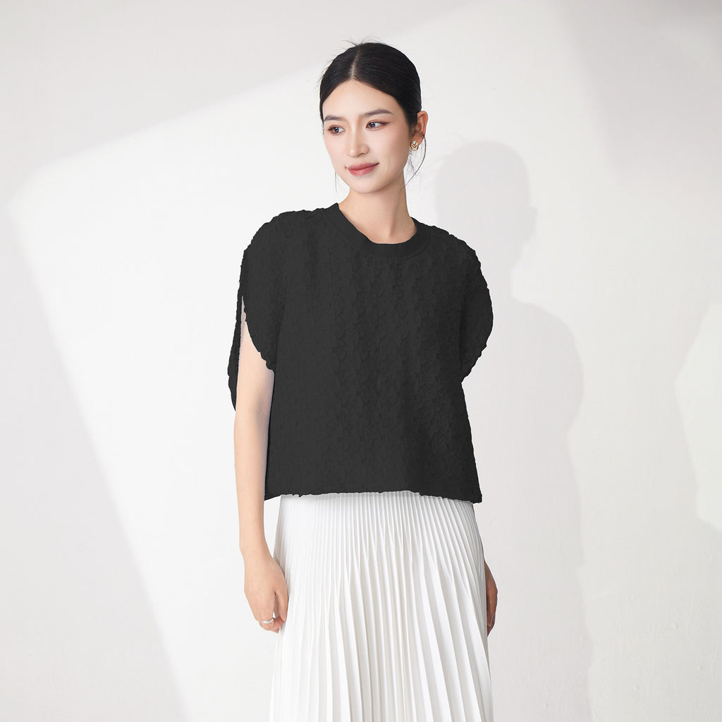 2025 2025 summer new women's pleated T-shirt design sense hand-pleated solid color casual commuter versatile top