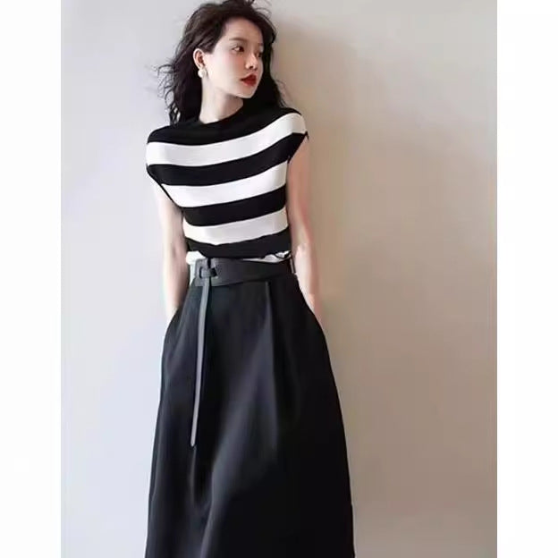 2025 summer new fragrant design sense niche versatile professional striped T-shirt + skirt two-piece set women