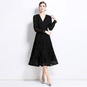 court retro dress women's high-end V-neck hollow lace splicing lantern sleeve waist age-reducing dress