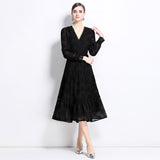court retro dress women's high-end V-neck hollow lace splicing lantern sleeve waist age-reducing dress