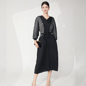 2025 A hair dress for women, large size, fat mm, pear-shaped body, v-neck, loose meat-covering lace-up, thin pleated skirt.