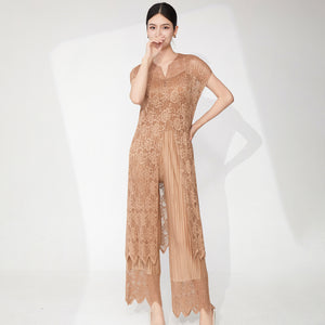 2025 Fashion suit women's high-end summer thin lace hollow blouse top straight pants middle-aged pleated two-piece set