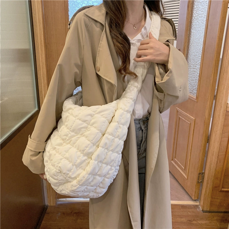 GOOSUDU Bag Autumn and Winter New Cloud Pleated Big Bag Female Casual Cool Lightweight and Large Capacity Dumpling Bag Messenger Bag Commuter