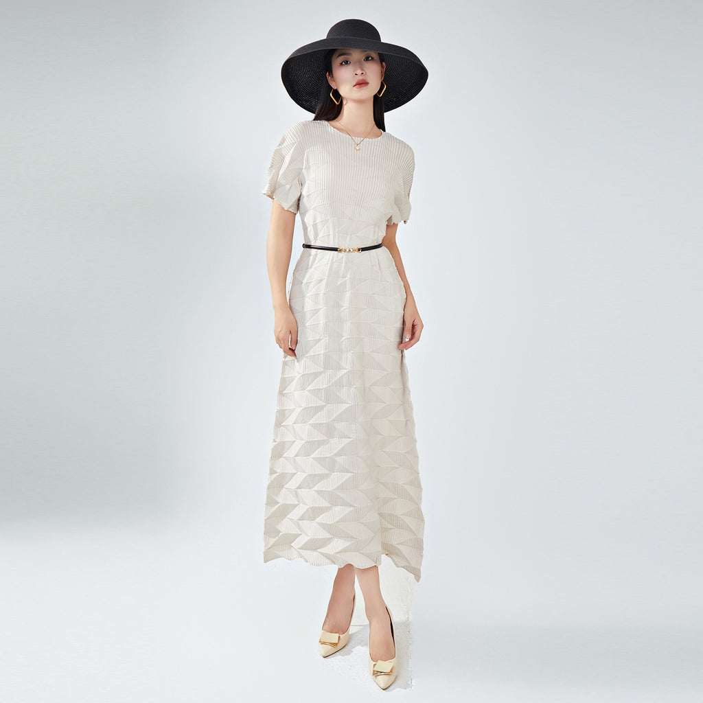 2025 dress women's summer high-end round neck short sleeve loose large size thin new design pleated dress