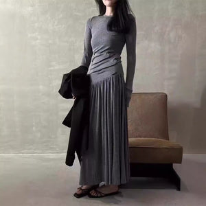 2025 In stock, this year's popular high-end suit, slim-fit solid-color long-sleeved T-shirt, bottoming shirt, pleated long skirt, two-piece set.