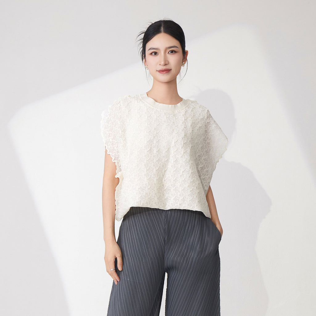 2025 2025 summer new women's pleated T-shirt design sense hand-pleated solid color casual commuter versatile top