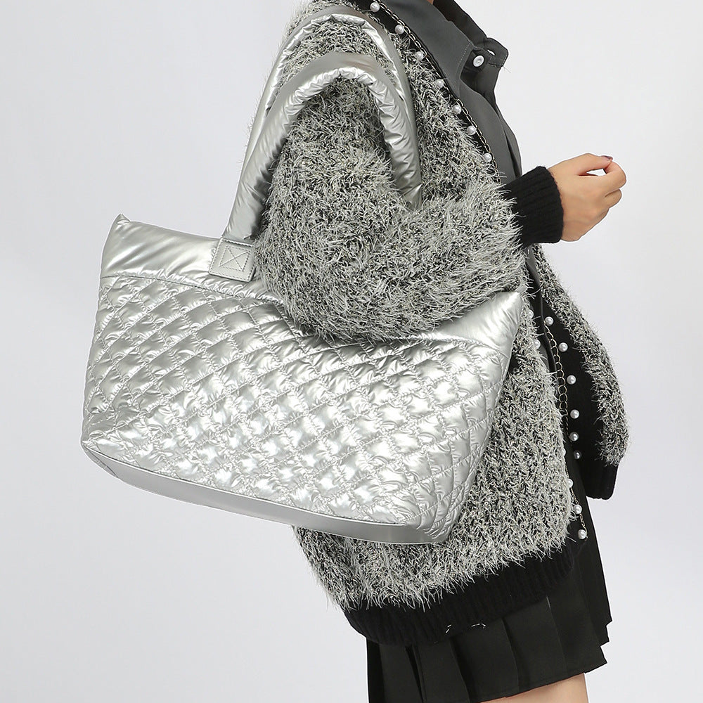 GOOSUDU 2025 Autumn new Xiaoxiangfeng diamond tote bag women's large-capacity air-feeling down bag commuter shoulder armpit bag