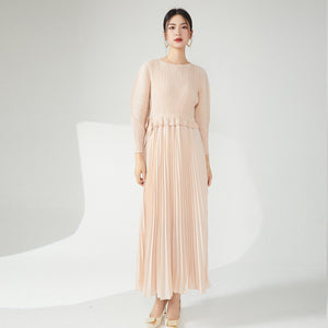 2025 Large size women's clothing dress temperament fashionable round neck long sleeve drawstring waist thin pleated long dress Popularan station