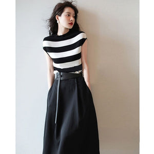 2025 summer new fragrant design sense niche versatile professional striped T-shirt + skirt two-piece set women