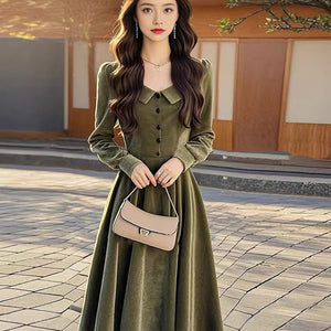 2025 autumn new temperament celebrity rich daughter high sense wear dark green lapel velvet dress