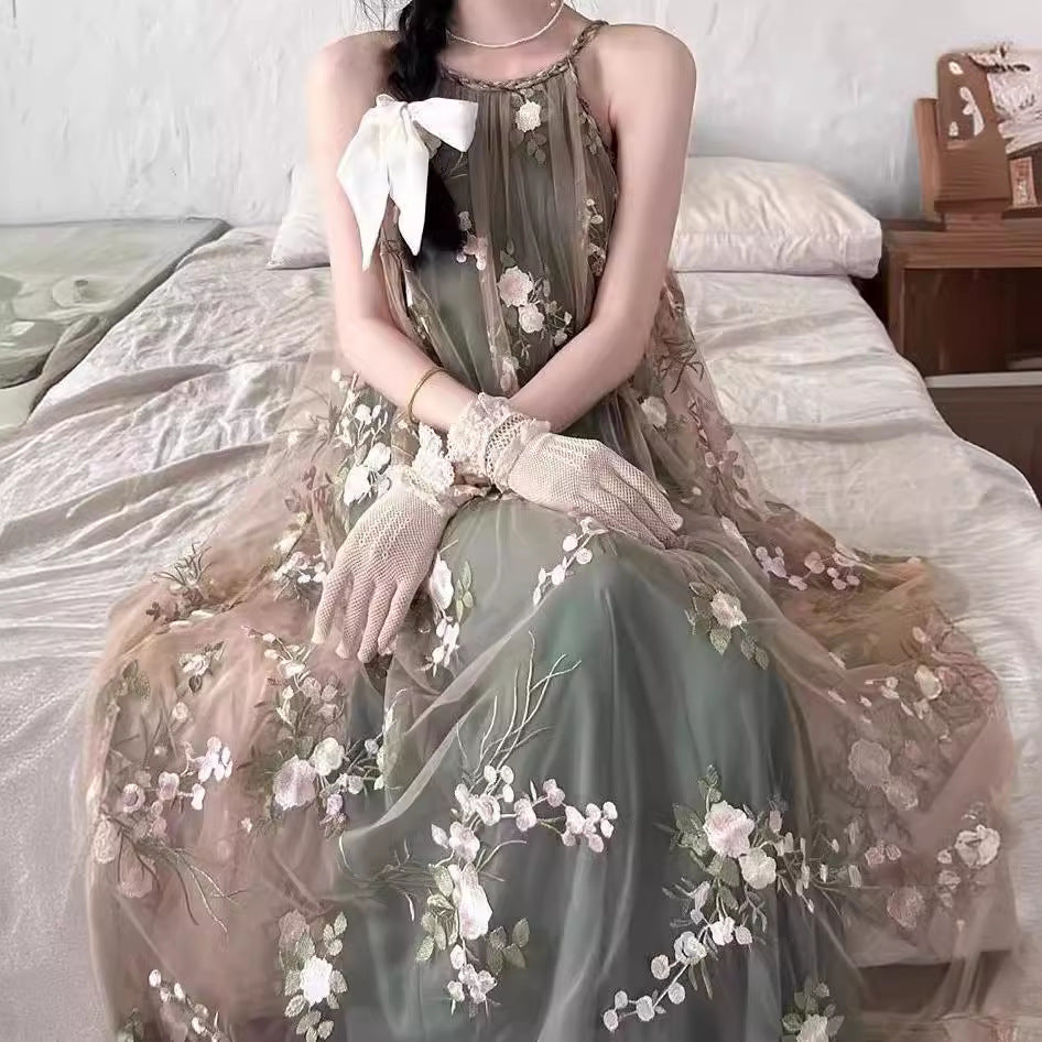 2025 popular summer new fashion high-end suspender dress heavy industry embroidery floral temperament neck long skirt