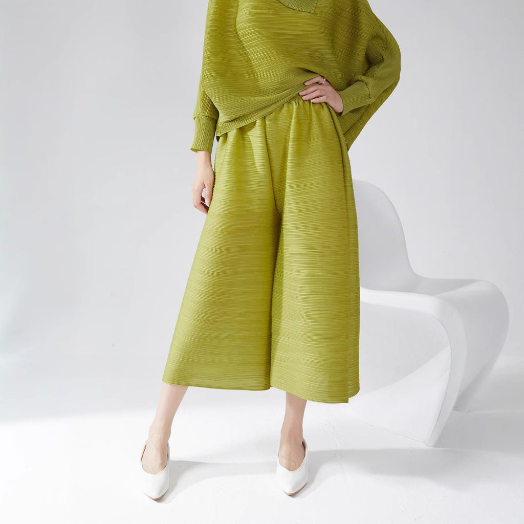 2025 large-size pants women's wide-leg pants drape high-end pleated summer thin loose seven-point casual pants women's