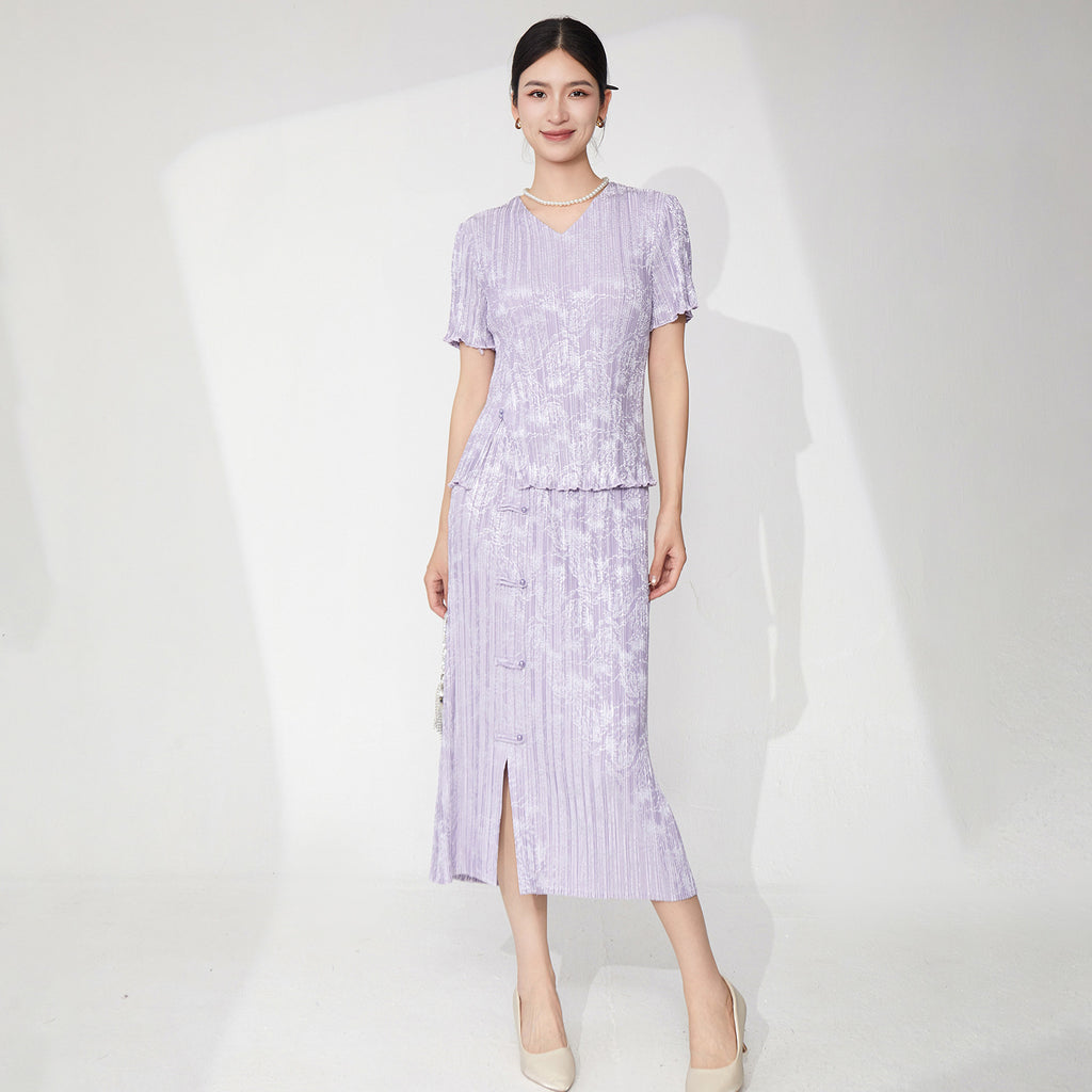 2025 Guofeng women's clothing high-end suit, retro button-up new Chinese T-shirt, short-sleeved hip-wrapped skirt, pleated two-piece set