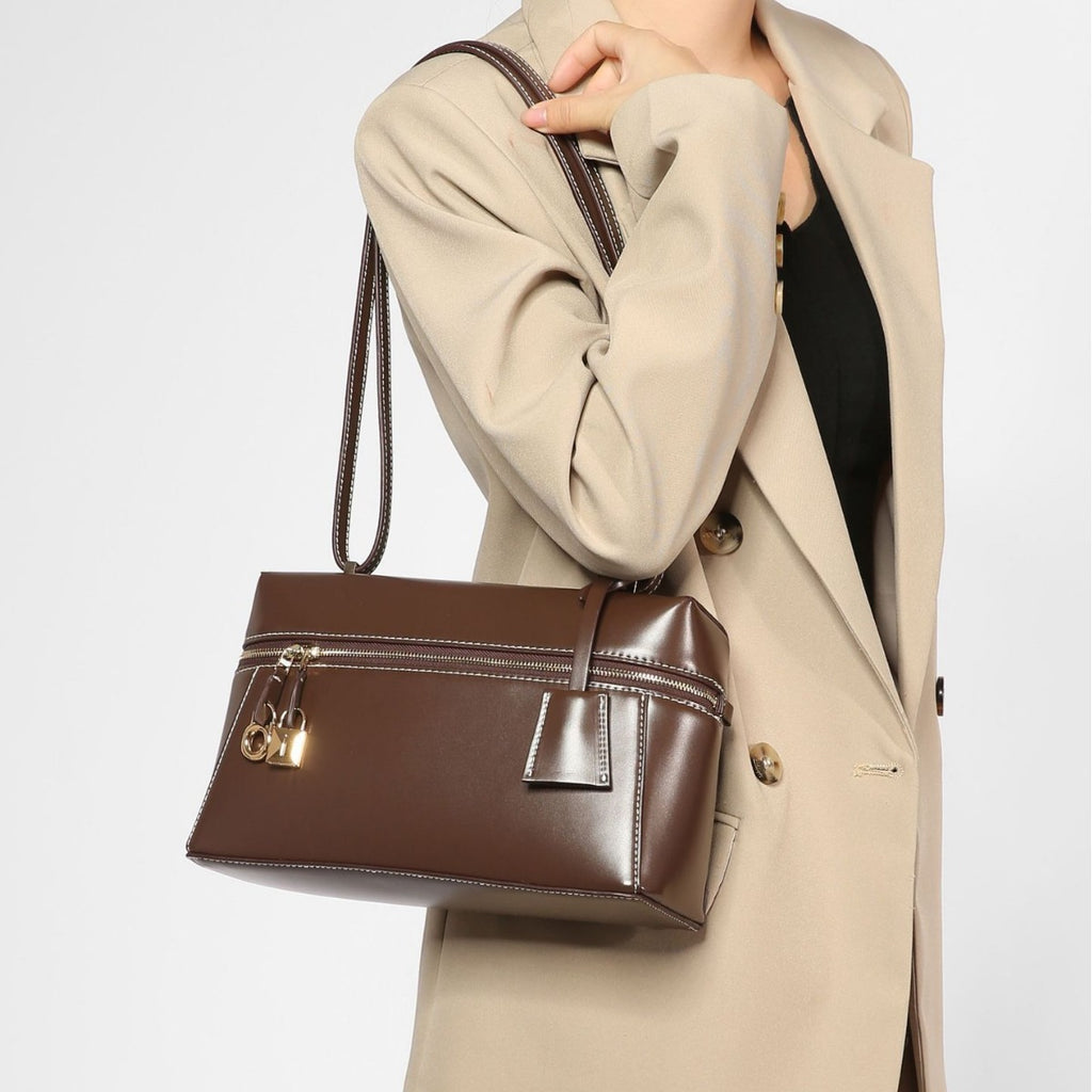 2025 popular winter new niche design fashionable versatile box bag high-end commuter portable shoulder messenger bag