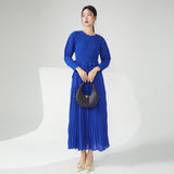 2025 Large size women's clothing dress temperament fashionable round neck long sleeve drawstring waist thin pleated long dress Popularan station