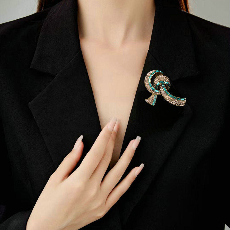 2025 Retro court style high-end clothing women's dresses with high-end elegance temperament crystal streamer bow brooch