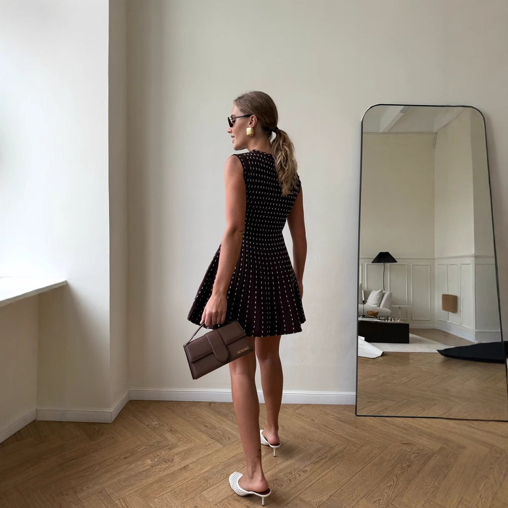 Xiaoxiangfeng summer high-end round neck sleeveless knitted dress vertical wave dot A-shaped skirt ice silk thin waist women