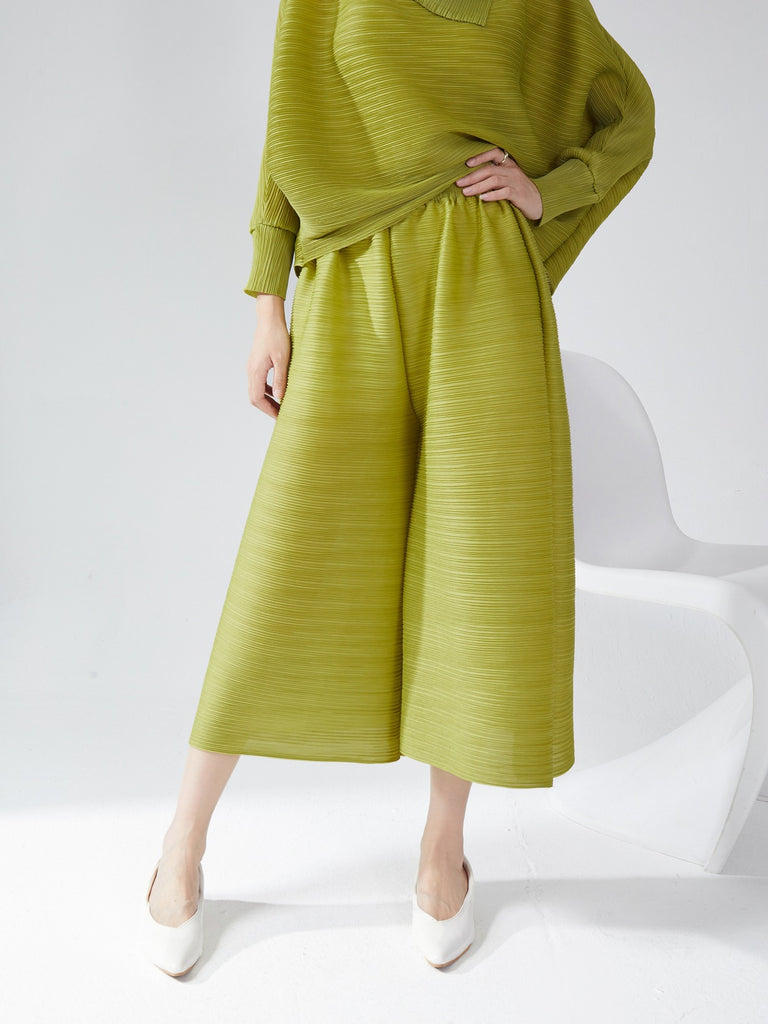 2025 large-size pants women's wide-leg pants drape high-end pleated summer thin loose seven-point casual pants women's