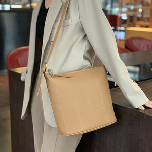 GOOSUDU 2025 Autumn and winter new fashion high sense large capacity lychee pattern retro portable bucket tote bag single shoulder oblique span women's bag