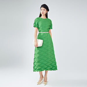 2025 dress women's summer high-end round neck short sleeve loose large size thin new design pleated dress