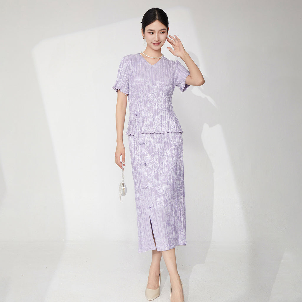 2025 Guofeng women's clothing high-end suit, retro button-up new Chinese T-shirt, short-sleeved hip-wrapped skirt, pleated two-piece set