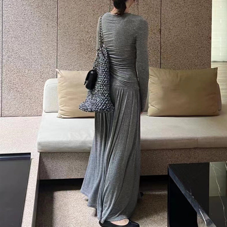 2025 In stock, this year's popular high-end suit, slim-fit solid-color long-sleeved T-shirt, bottoming shirt, pleated long skirt, two-piece set.