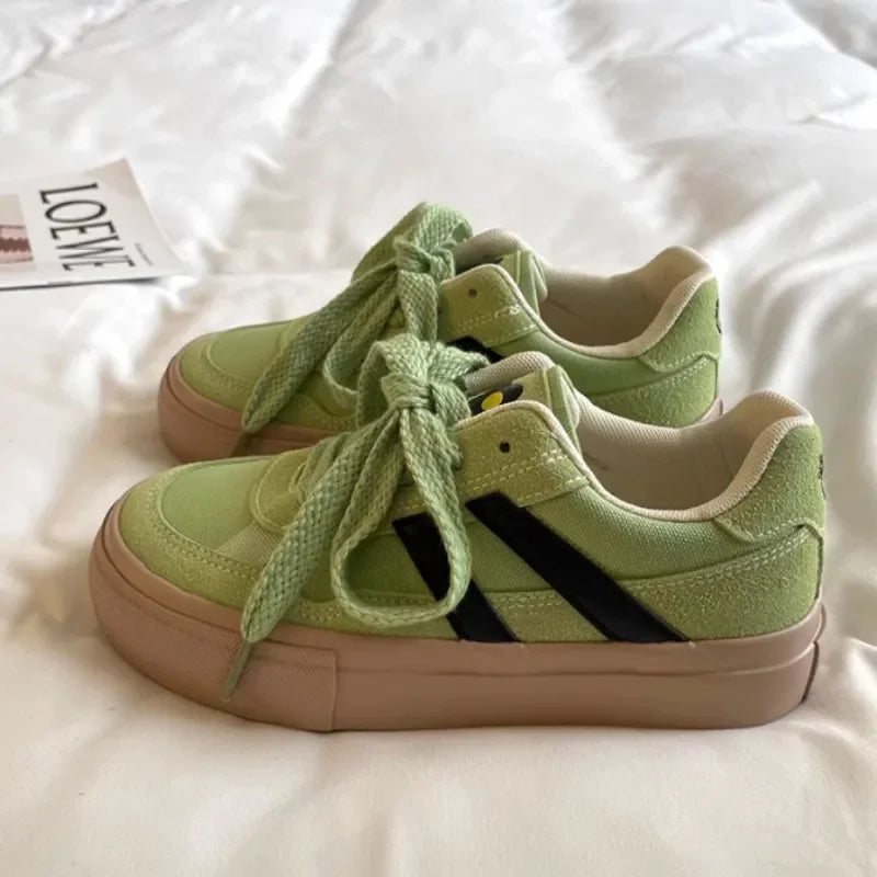 Vintage Womens Canvas Shoes Low-top Spring and Autumn New Fashion Sports Sneakers Trainers Breathable Ladies Footwear