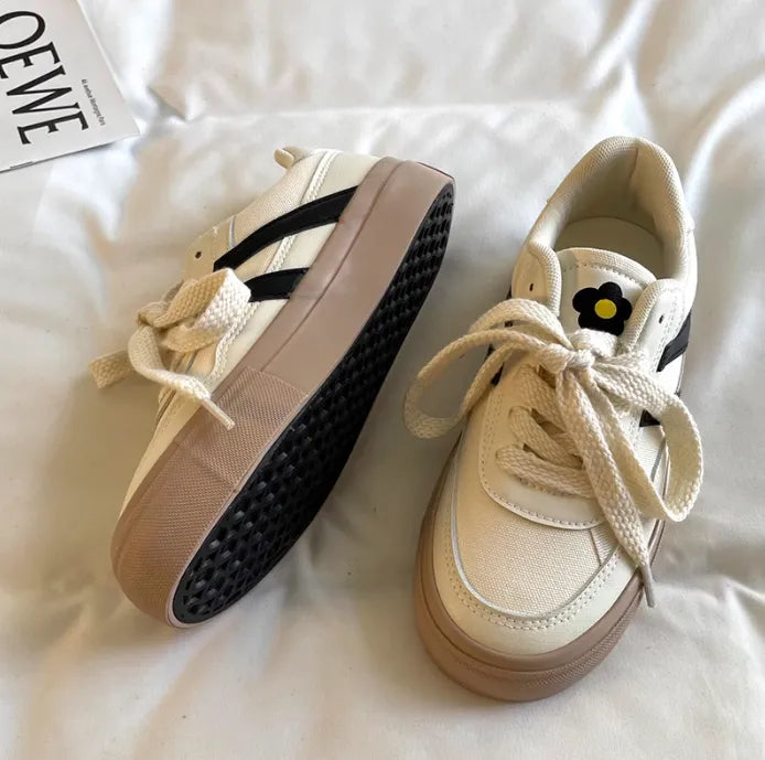 Vintage Womens Canvas Shoes Low-top Spring and Autumn New Fashion Sports Sneakers Trainers Breathable Ladies Footwear
