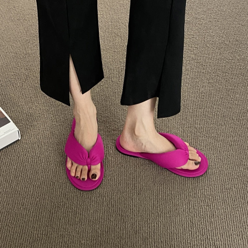 woloong  Women's Flip Flops Candy Color Pleated Fashion Shoes New Wild Outdoor Flat Slippers for Women Casual Home Summer Slides Тапочки