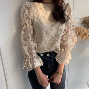 woloong Spring Autumn New Girl Chiffon shirt Fashion embroidered lace Tops Elegant Flare sleeve Casual Women blouse Blusa womens blouses