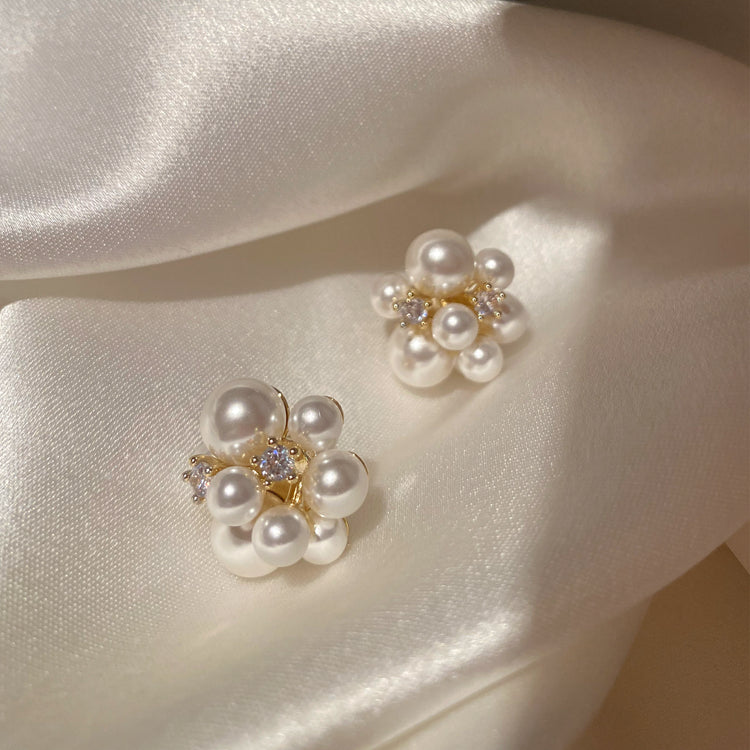 Goosudu popcorn pearl earring