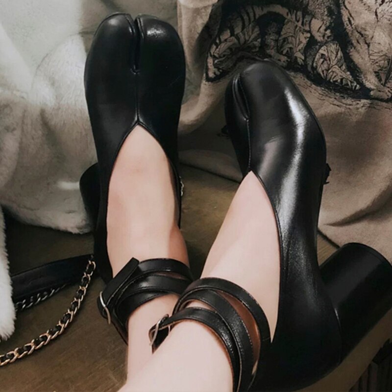 goosudu Vintage Spring Fashion Slipt Toe Women Pumps Chunky Round Strap Buckle High Heels Red Leather Brand Design Shoes Women