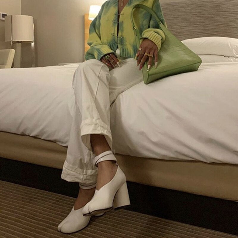 goosudu Vintage Spring Fashion Slipt Toe Women Pumps Chunky Round Strap Buckle High Heels Red Leather Brand Design Shoes Women