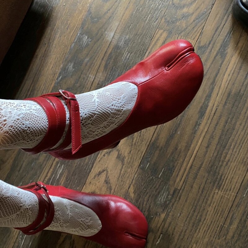 goosudu Vintage Spring Fashion Slipt Toe Women Pumps Chunky Round Strap Buckle High Heels Red Leather Brand Design Shoes Women