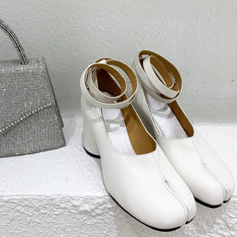 goosudu Vintage Spring Fashion Slipt Toe Women Pumps Chunky Round Strap Buckle High Heels Red Leather Brand Design Shoes Women