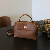 2025 The first layer of cowhide popular medium spring and summer new color soft cowhide versatile portable shoulder messenger women's bag, factory direct
