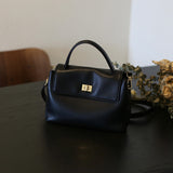 2025 The first layer of cowhide popular medium spring and summer new color soft cowhide versatile portable shoulder messenger women's bag, factory direct